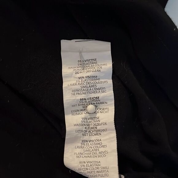 Boo-hoo black crop top with mid length sleeves and gather neckline size 10. - Picture 7 of 9